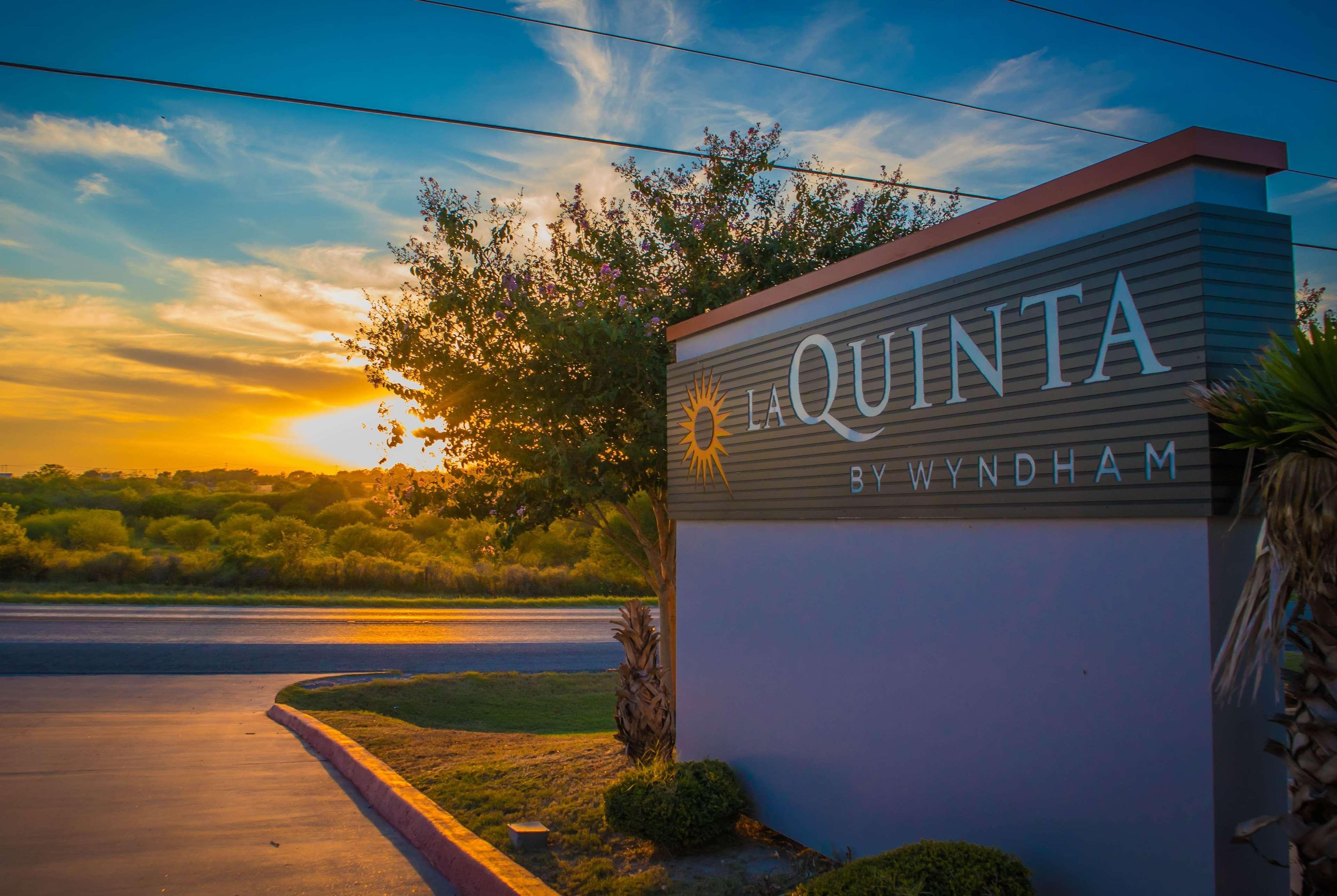 La Quinta By Wyndham Karnes City - Kenedy Exteriör bild